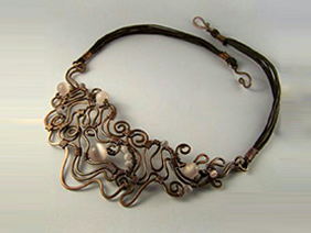 �������